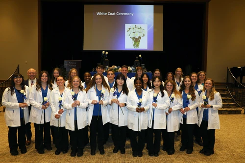 Students in group picture. 